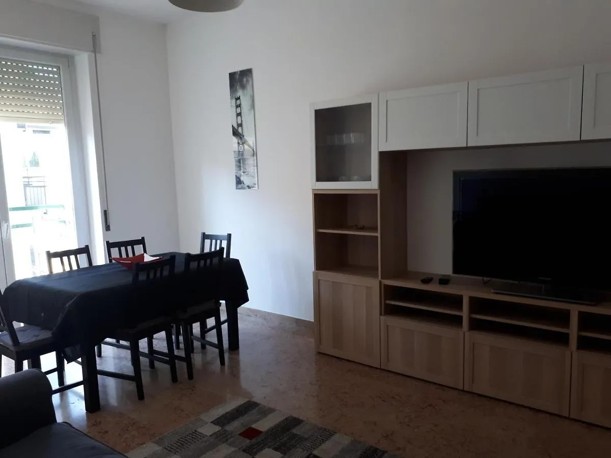 Casa Leoni Apartment Como