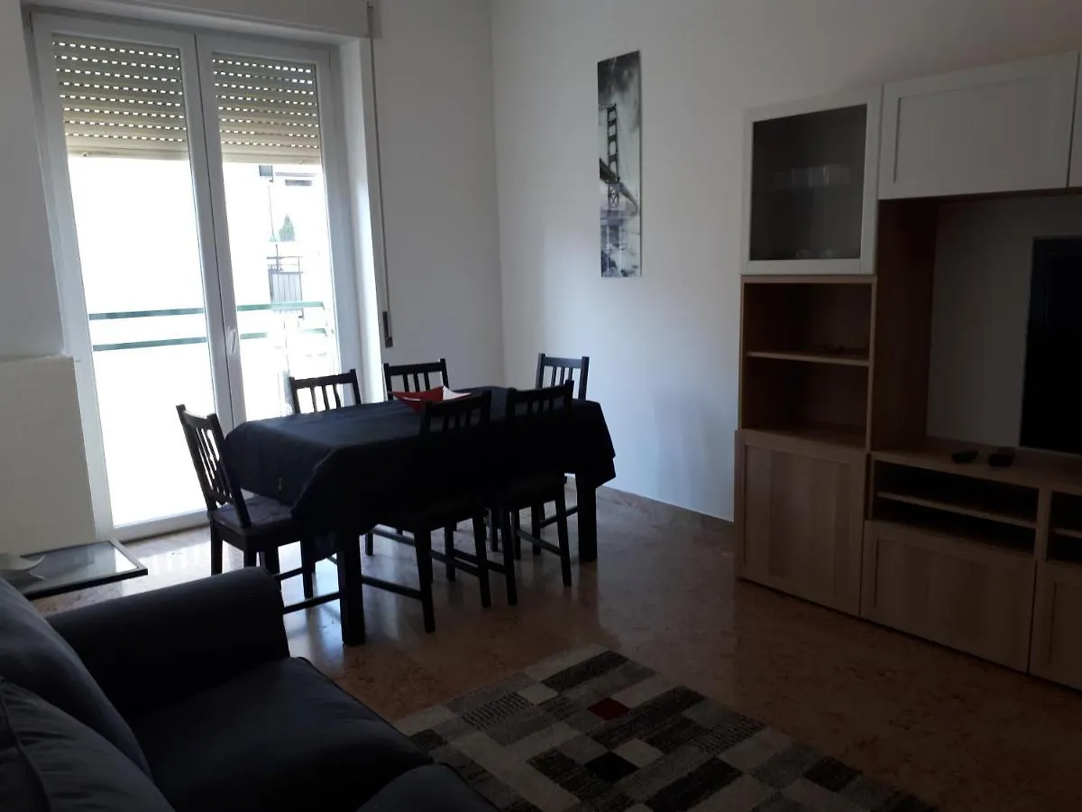 Casa Leoni Apartment Como
