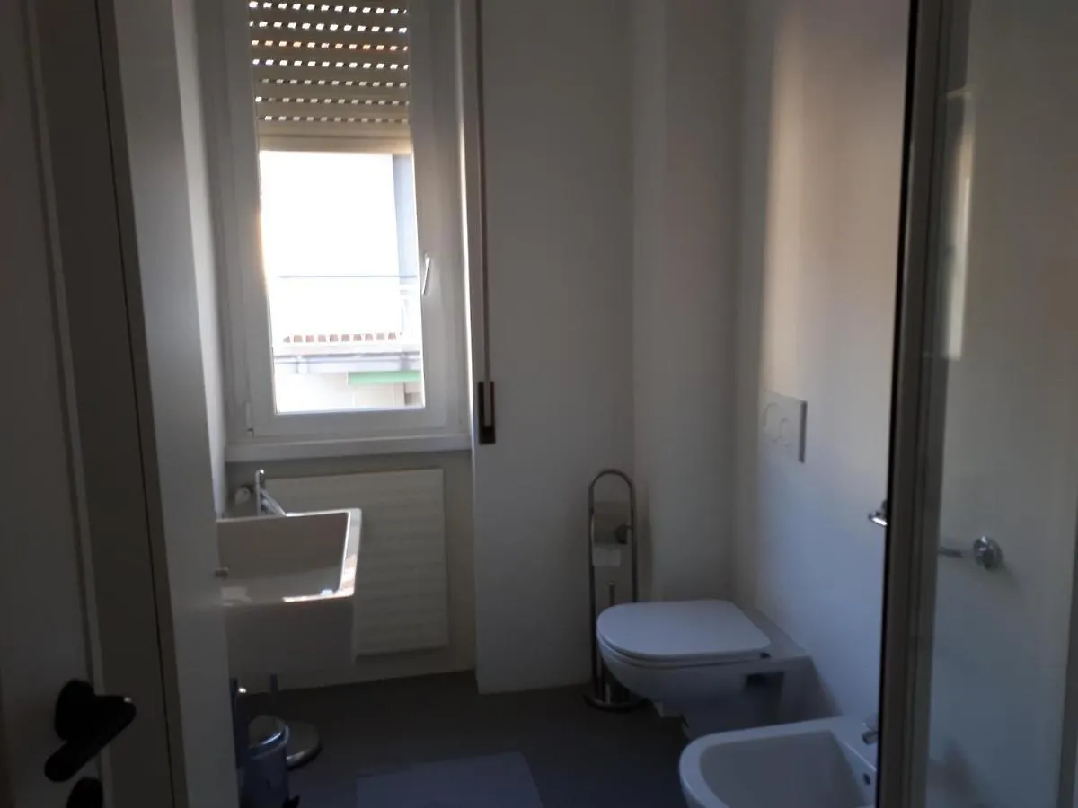 Casa Leoni Apartment Como
